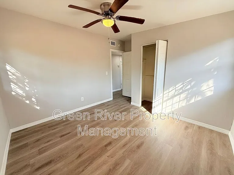 1033 Ake Ln — Photo 15