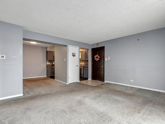 4th image of 4817 W 109th St APT 304