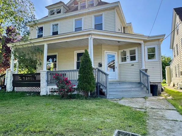 64 8th St, Salem, NJ 08079
