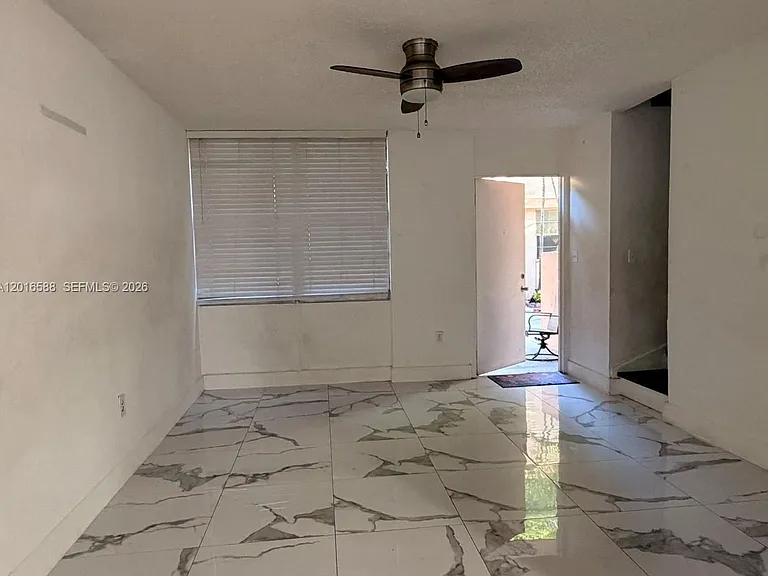 6170 SW 68th St #21 — Photo 4