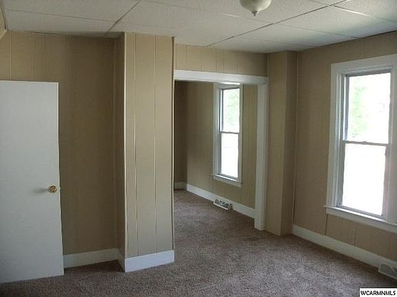 3rd image of 111 E Redwood St