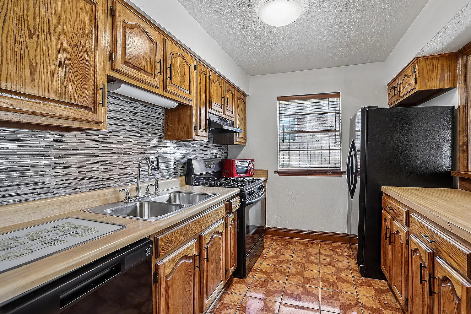 3 bed, 1458 sqft, $2,195 — Photo 3