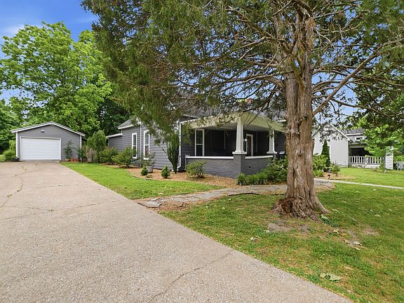 3rd image of 113 White St