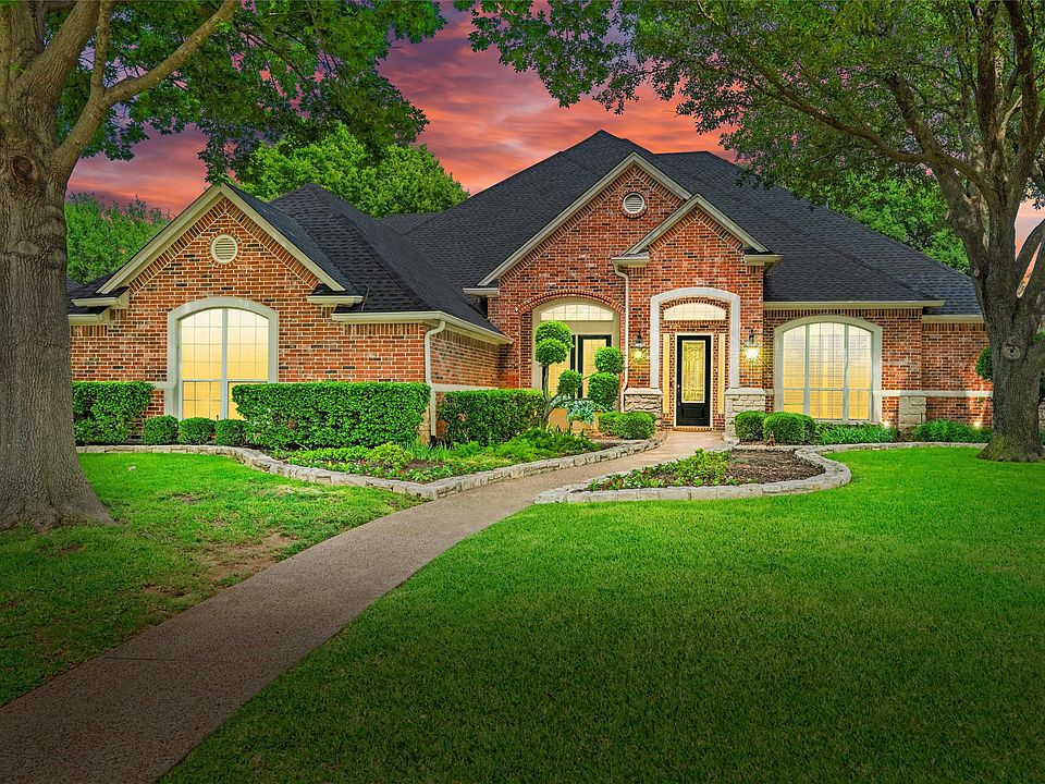 1st image of 912 Walnut Falls Cir