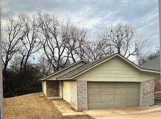 313 S Greengate Dr, Yukon, OK 73099