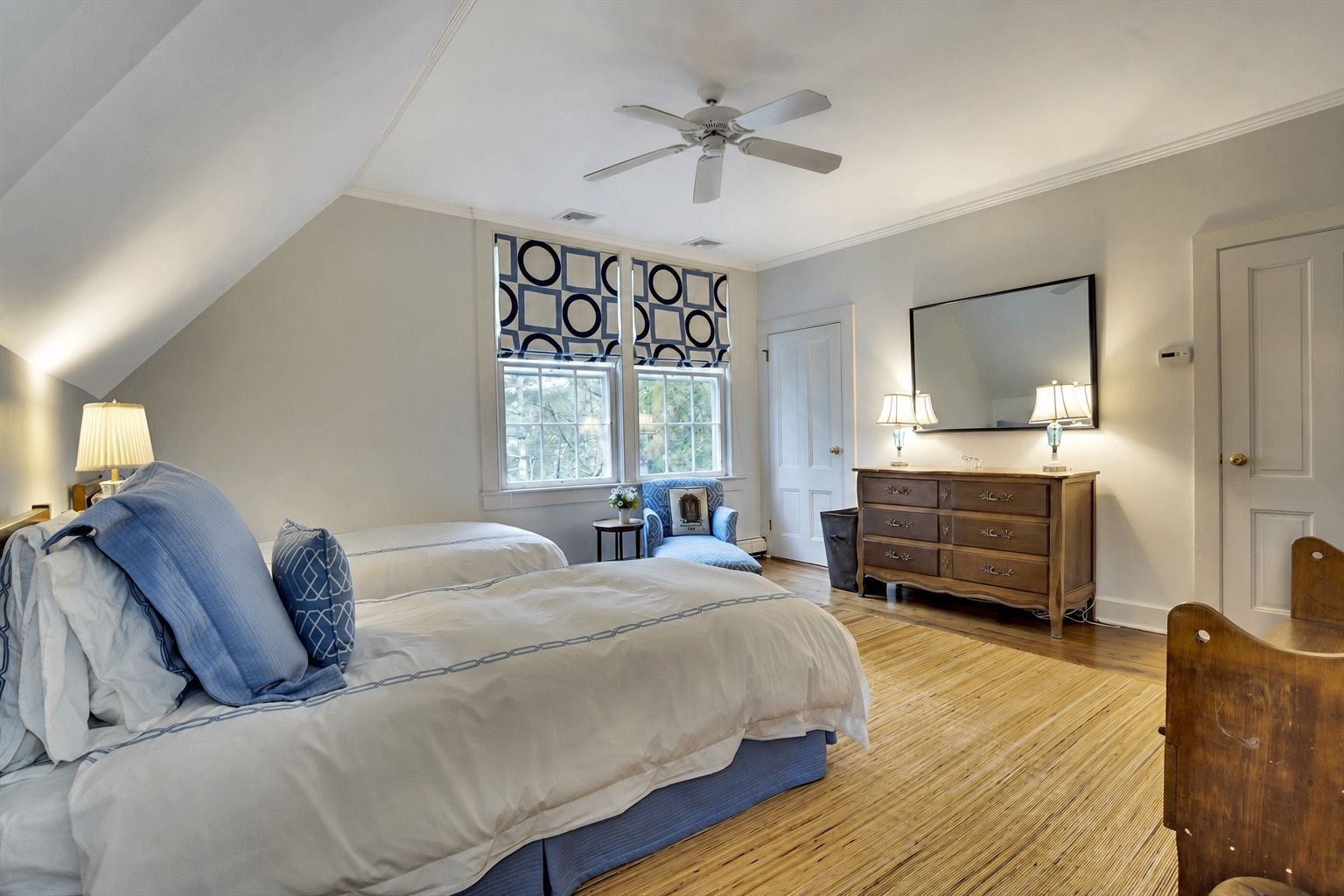  Twin Guest Bedroom with shared bath
