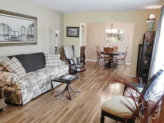 5th image of 11715 Sheffield Dr