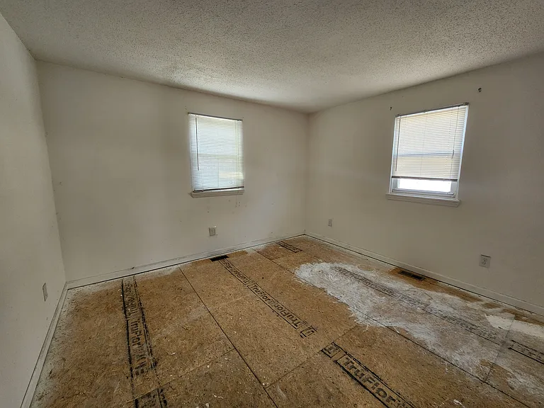 106-108 N Dudley Ave #1 — Photo 10