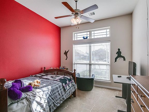 5th image of 613 Dunlavy Ln