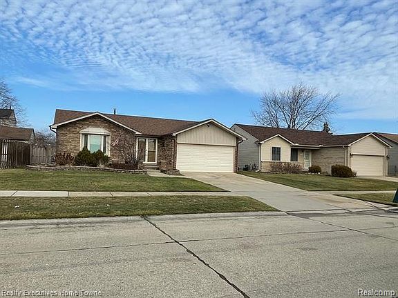 2nd image of 25387 Norvell St