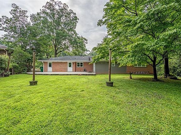 4th image of 2470 Landeau Cir