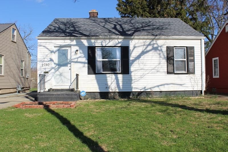 1st image of 2750 Hiawatha St