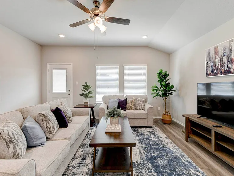 703 Winscott Ave — Photo 15