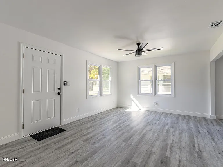 138 Kingston Ave — Photo 7