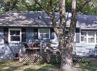 1411 Hollycrest Dr, Champaign, IL 61821
