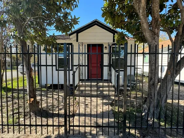 3903 Broyles St, Houston, TX 77026