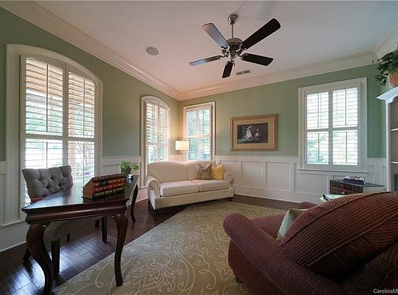 5th image of 4126 Banfield Pl
