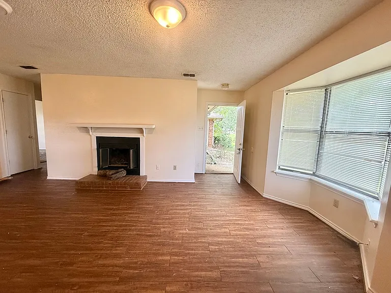 3243 Stoneridge Dr — Photo 4