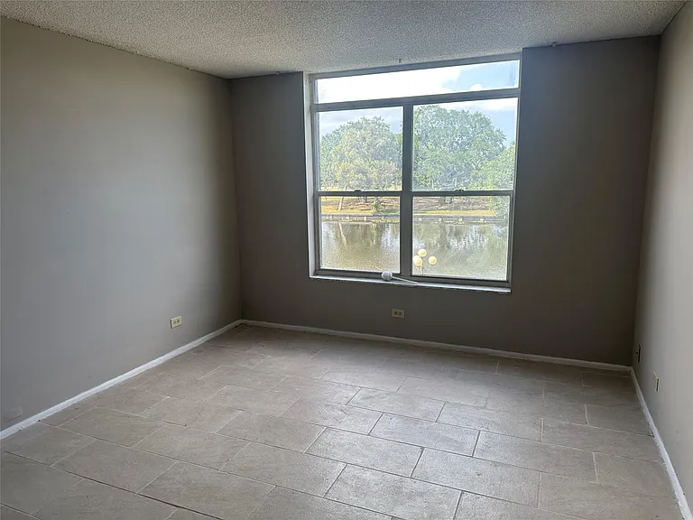 3740 Inverrary Dr #2D — Photo 13