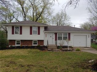 607 Glendale Rd, Liberty, MO 64068