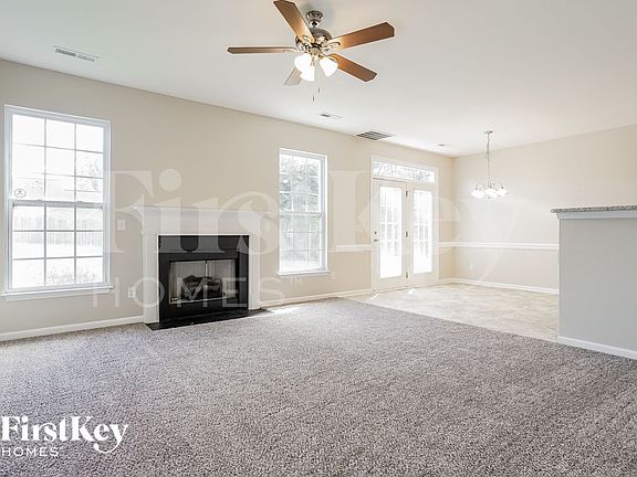 4th image of 705 Hawthorn Ridge Dr