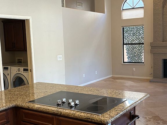 5th image of 1560 W Azalea Dr