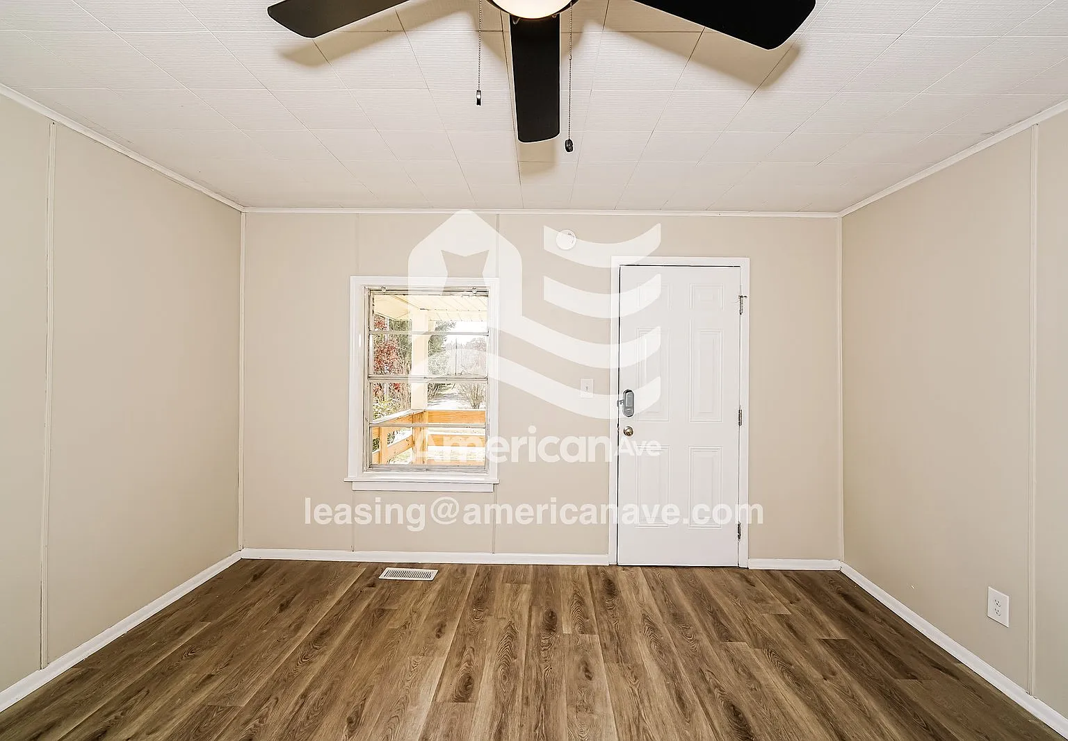3 bed, 1.0 bath, 1200 sqft, $1,375 — Photo 3