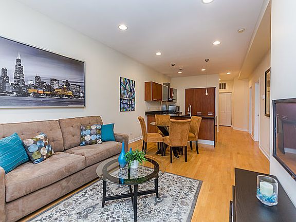 5th image of 1636 N Rockwell St #201
