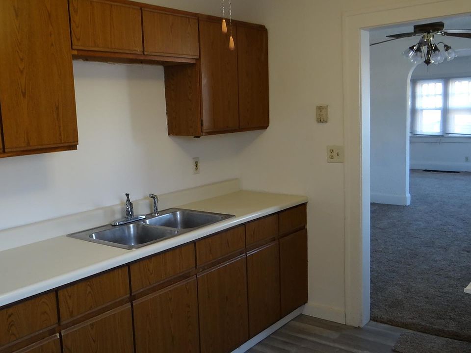 1602 Chestnut St Rockford IL Zillow