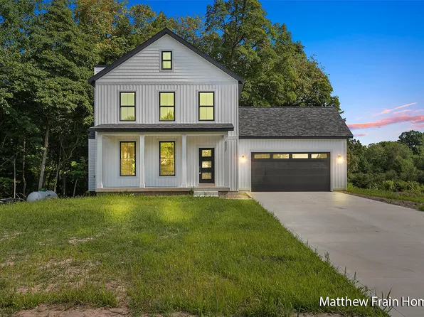 6421 Luda Ct, Coopersville, MI 49404