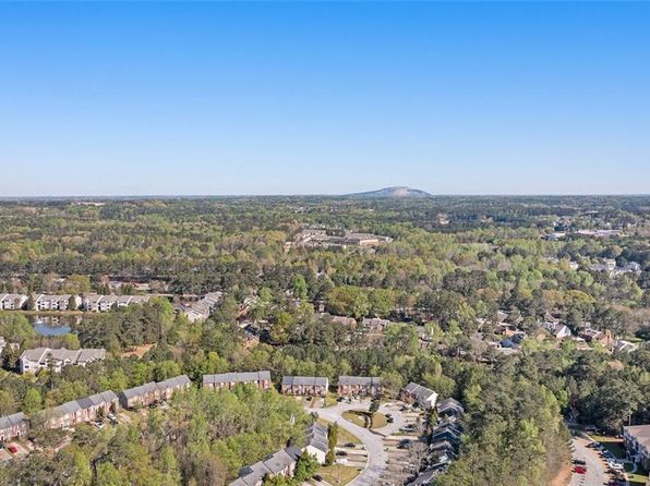 2201 Fairington Village Dr, Lithonia, GA 30038