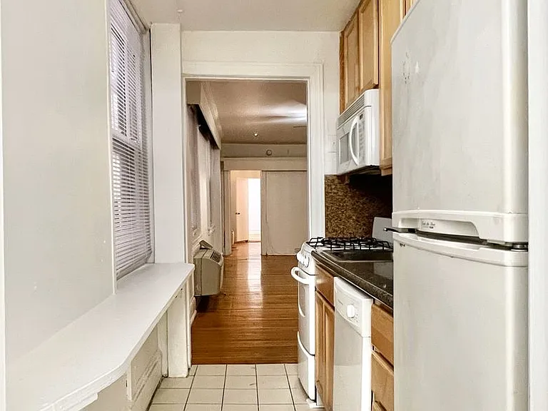 1429 Spruce St — Photo 34