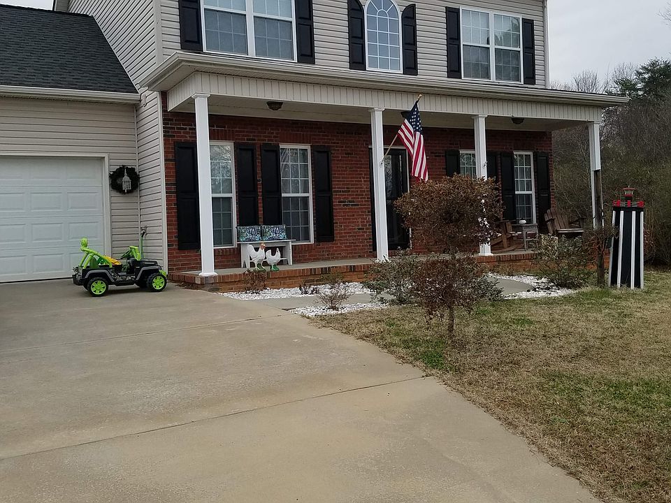 1st image of 126 Falling Leaf Ln
