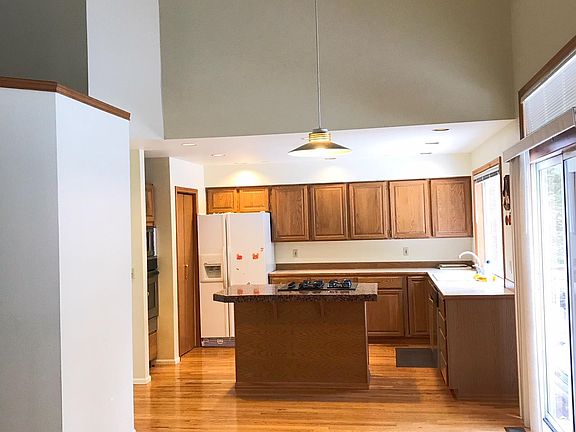 4th image of 2830 173rd Ct NE