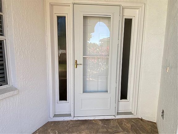3rd image of 422 Pinewood Lake Dr