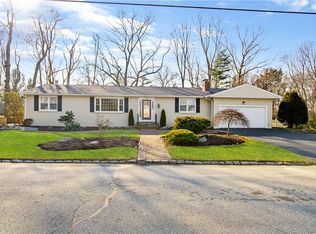 170 E Hill Dr, Cranston, RI 02920