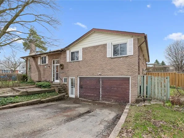 3 Inadale Ct, Kitchener, ON N2M 2Z7