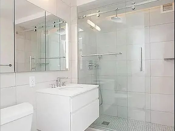 3rd image of 311 W 50th St #4I