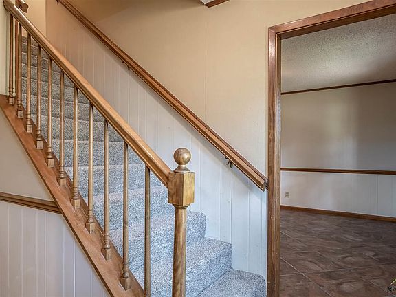 4th image of 1715 Everglades Dr
