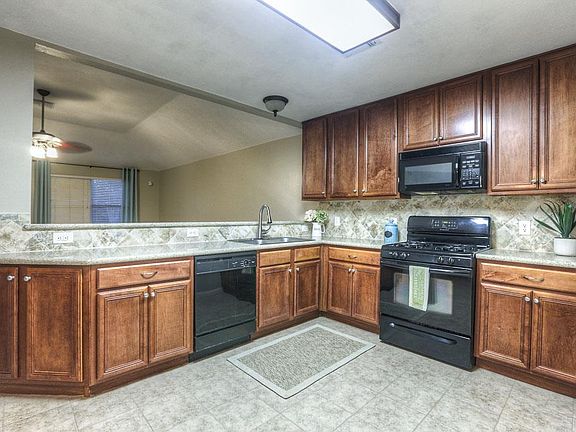 4th image of 2869 Misty Bay Dr