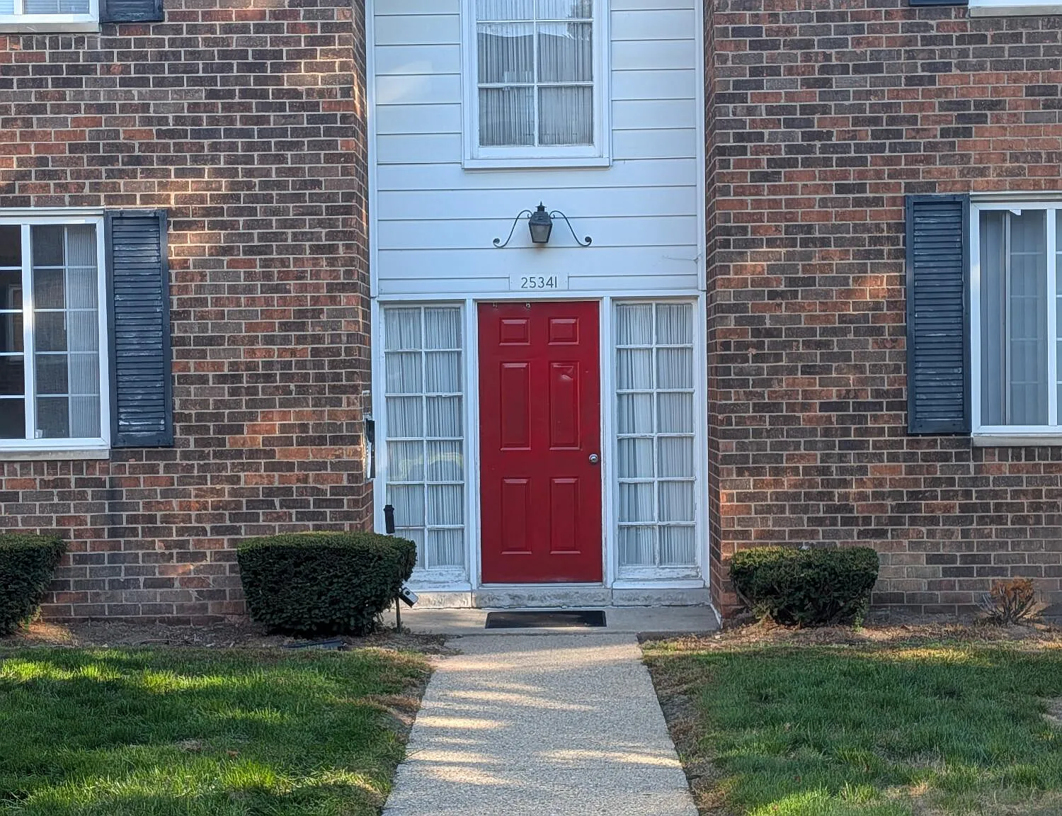 2 bed, 1.0 bath, 770 sqft, $1,300 — Photo 2