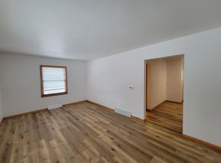 2722 College St, Cedar Falls, IA 50613