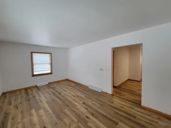 2722 College St, Cedar Falls, IA 50613
