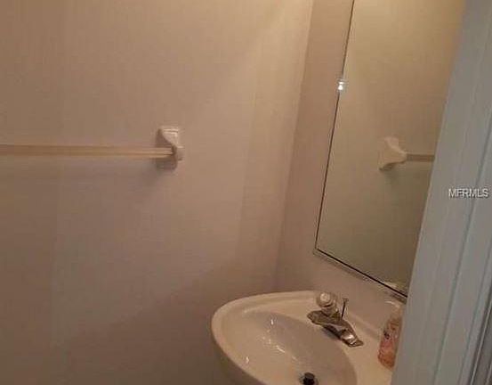 3rd image of 1310 Throckmorton Dr