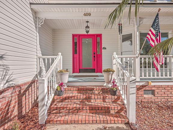 5th image of 409 Glouchester Ct