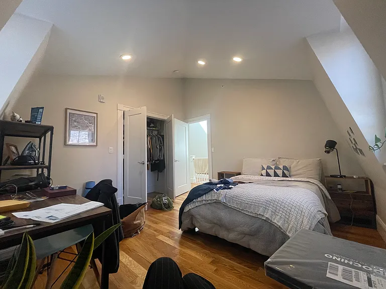 470 Green St #4 — Photo 15