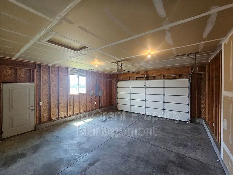 3030 Golden Rod Dr — Photo 9
