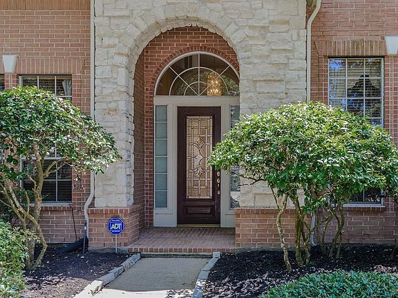 3rd image of 2115 Crescent Coral Dr