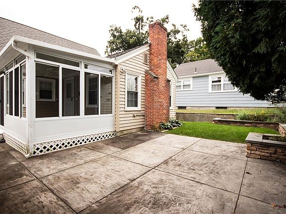 4th image of 44 McArthur Dr