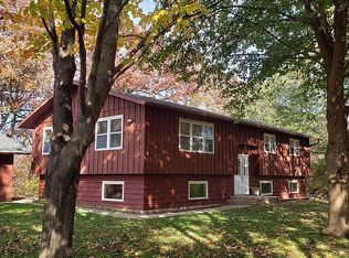 10012 Blue Valley Rd, Mount Horeb, WI 53572
